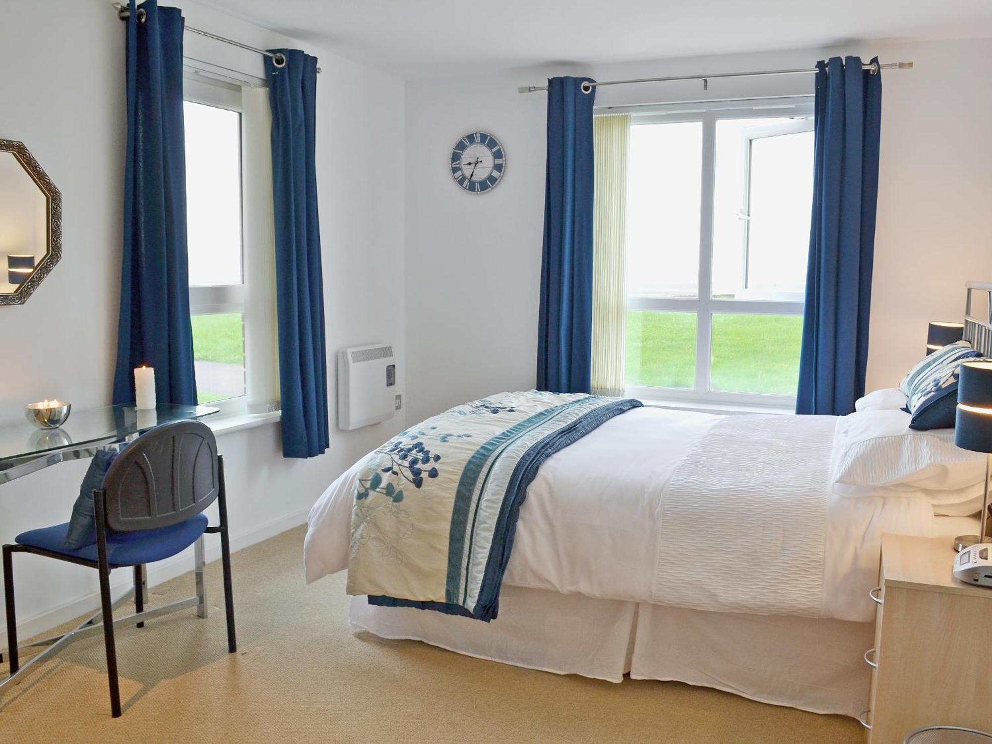 Waters Edge Villa Llanelli Esterno foto
