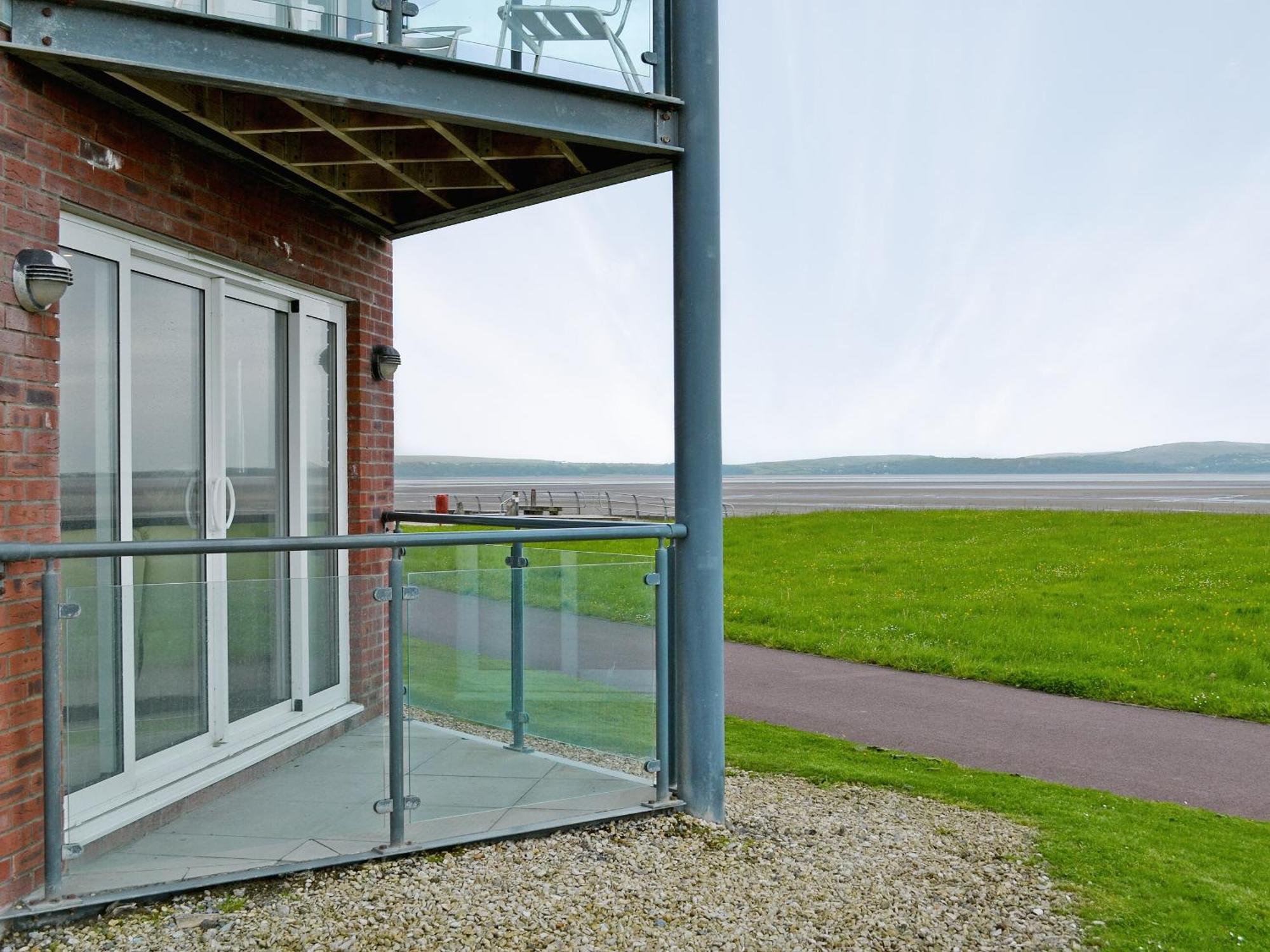 Waters Edge Villa Llanelli Esterno foto